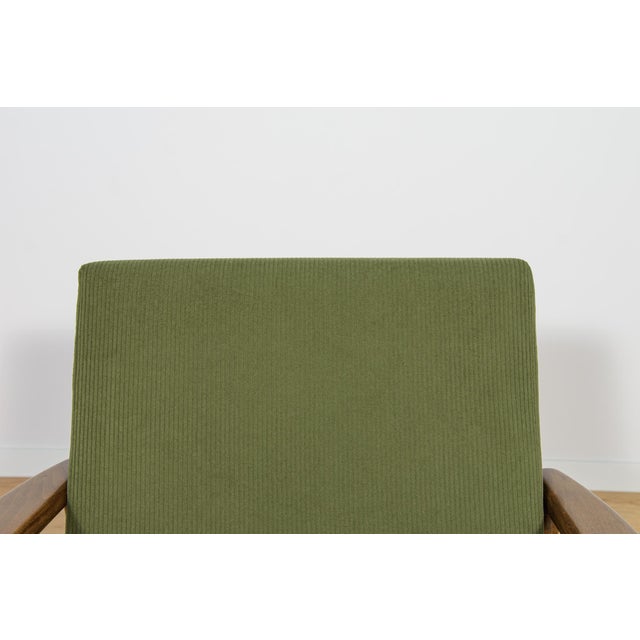 Mid-Century Model 300-139- Armchair from Swarzędz Factory, Poland, 1960s For Sale - Image 13 of 18