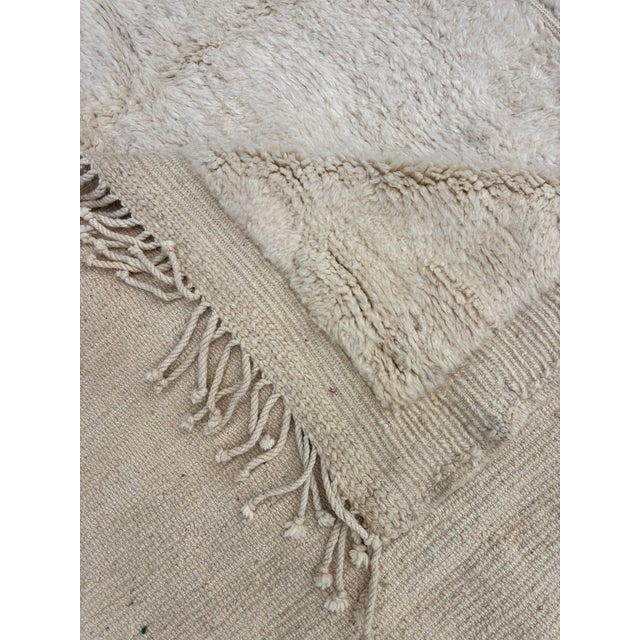 Moroccan Beni M’rirt Wool Rug – Hand Knotted Berber Carpet, Large Ivory Luxury Area Rug For Sale - Image 9 of 15
