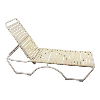 Late 20th Century Mid-Century Modern Set of 33 Tropitone Kahana Stackable Chaise Lounges W/Vinyl Straps & Aluminum Frame For Sale