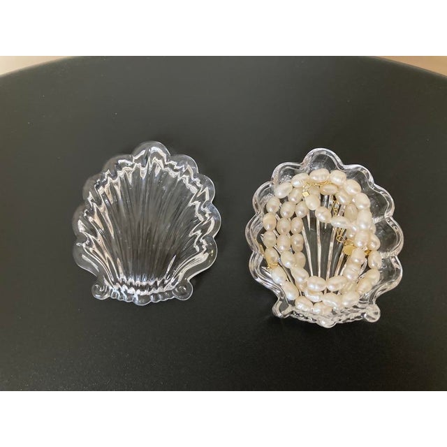 Early 20th Century Early 20th Century English Scalloped Sea Shell Design Glass Jewelry Box For Sale - Image 5 of 18