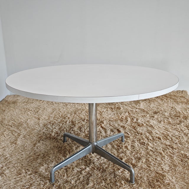 Castelli Space Age White Round Table attributed to Anna Castelli Ferrieri for Anonima Castelli, 1960s For Sale - Image 4 of 18