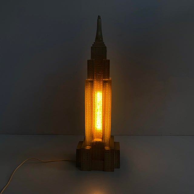Italian Modern Skyscraper-Shaped Table Lamp by Lisola Che Non Cè, 1980s For Sale - Image 4 of 18
