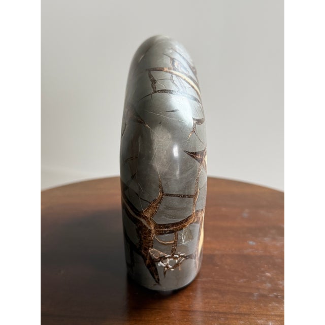 American Calcite Crystal Septarian Buffalo Sculpture Carved Stone Masculine Rugged For Sale - Image 3 of 17