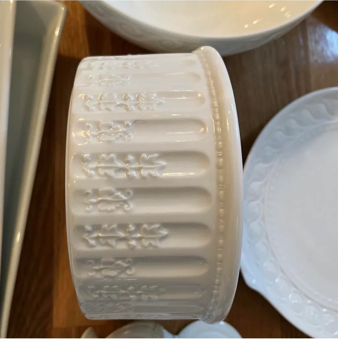 1999 Bernardaud Limoges Louvre Dinnerware - Service for 12- 111
