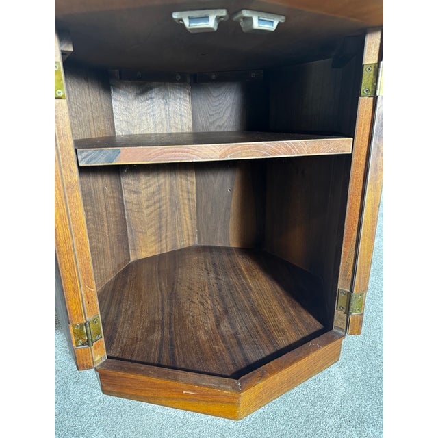 Founders Furniture Company Attributed to Jack Cartwright for Founders Mid-Century Octagon Table For Sale - Image 4 of 5