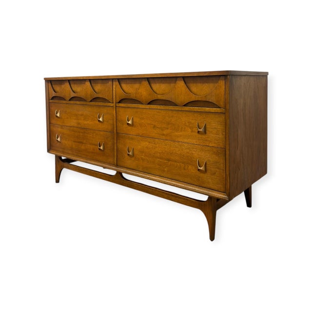 Vintage Mid Century Modern Broyhill Brasilia Walnut Bedroom Set – 6-Drawer Dresser & Highboy Chest For Sale - Image 12 of 17