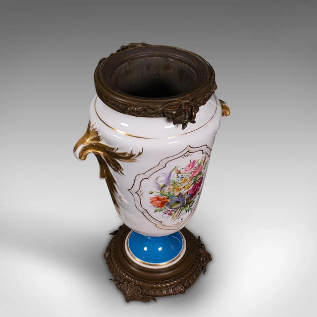 White 1900s Antique Victorian French Ceramic Decorative Jardiniere For Sale - Image 8 of 13