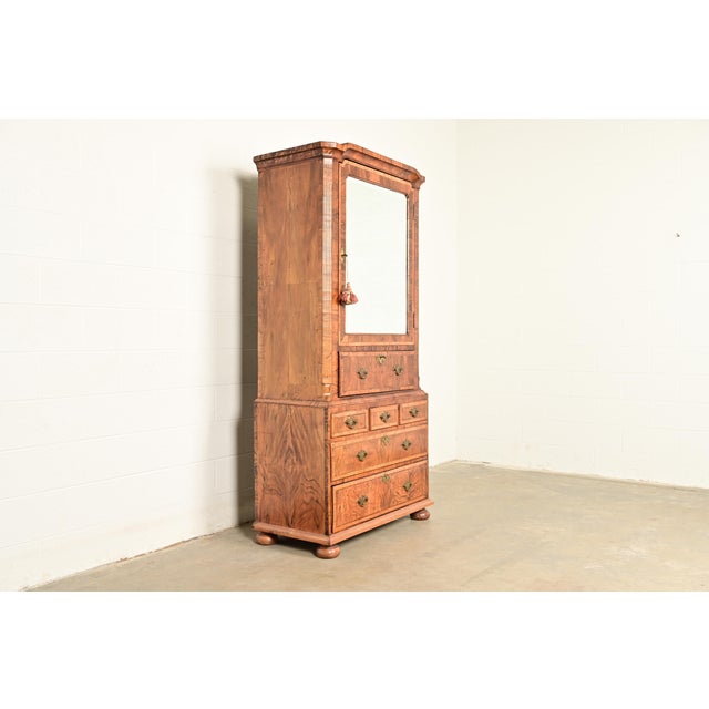 A gorgeous William & Mary, Chippendale, or Georgian period secretary desk with bookcase hutch England, Circa Early 18th...
