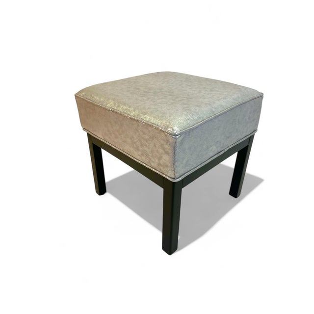 Knoll Pair of Square Stools in Luxe Silver Shagreen Leather and Walnut Stained Legs For Sale - Image 4 of 6