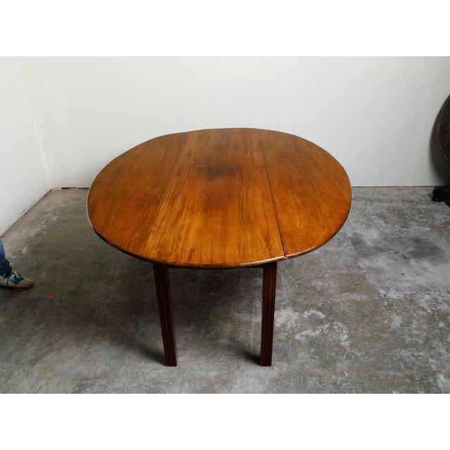 19th Century English Walnut Drop-Leaf Table with Oval Top and Straight Legs For Sale - Image 11 of 12