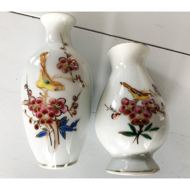 Gold Mid-Century Chinese Porcelain Vases, Set of 2 For Sale - Image 8 of 16