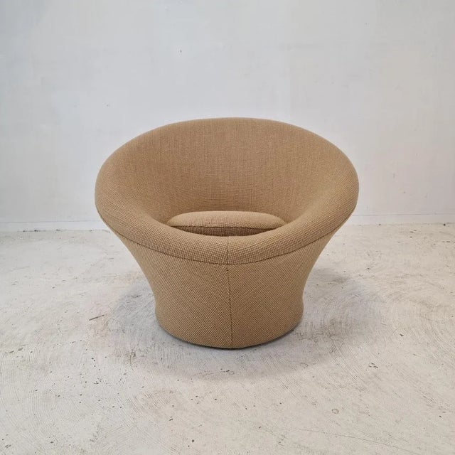 Very comfortable and cosy Artifort Mushroom chair, designed by Pierre Paulin in the 60s. These particular chair is...
