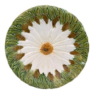 French Majolica Daisy Plate Orchies, Circa 1890 For Sale