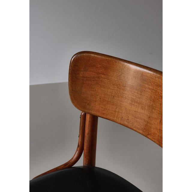 Fritz Hansen Dan Swivel Chair in Bent Beechwood attributed to Magnus Stephensen for Fritz Hansen, 1930s For Sale - Image 4 of 17