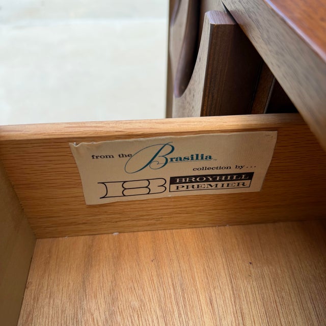 Brown 1960s Broyhill Brasilia Two Piece Walnut Hutch China Cabinet For Sale - Image 8 of 8