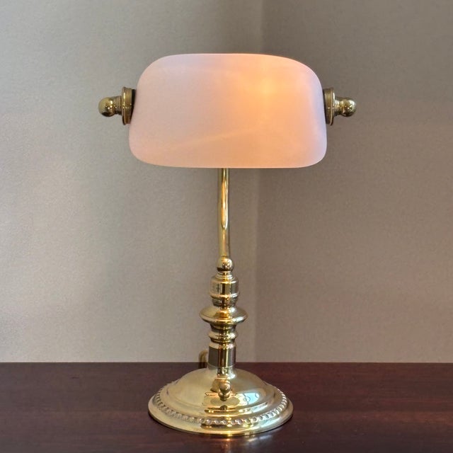 White Late-20th Century Mini Banker's Task Lamp W/ Frosted Glass Shade For Sale - Image 8 of 17