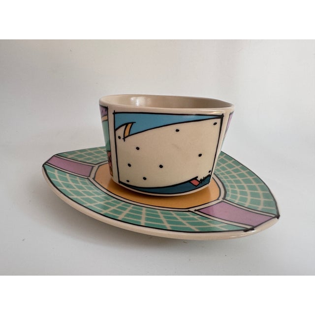 Flash One Coffee Cup with Saucer by Dorothy Hafner for Rosenthal, Germany, 1980s, Set of 2 For Sale - Image 6 of 7