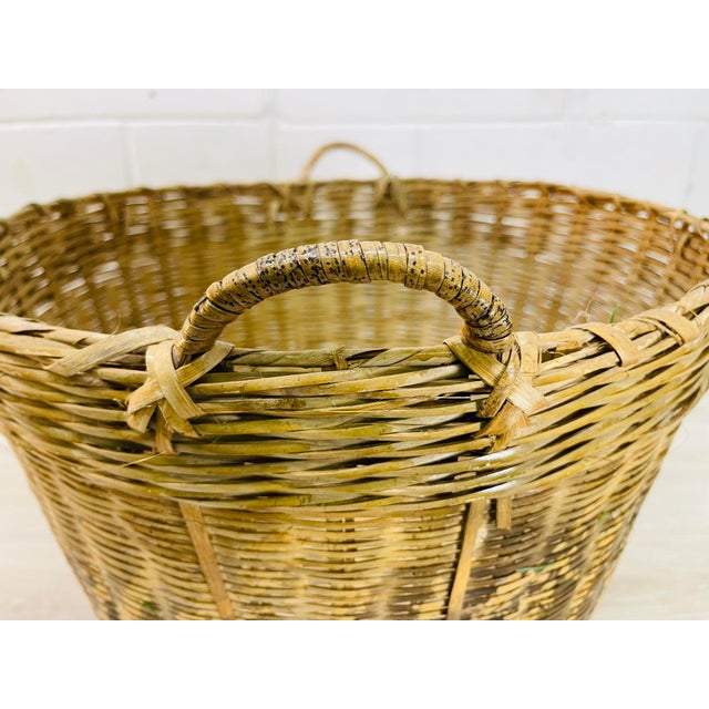 1970s Vintage 1970s Round Wicker Basket With Handles For Sale - Image 5 of 9