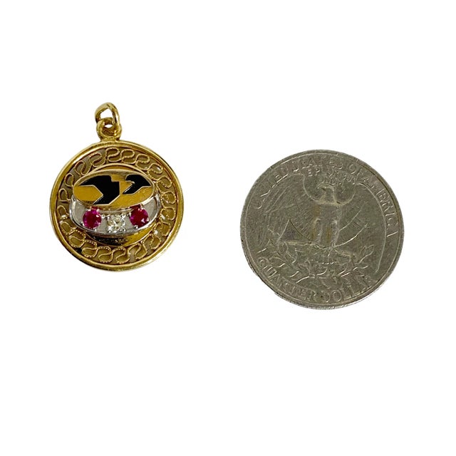 1950s Vintage 12k Gold Filled Hallmarked Round Shape Pendant For Sale - Image 5 of 9