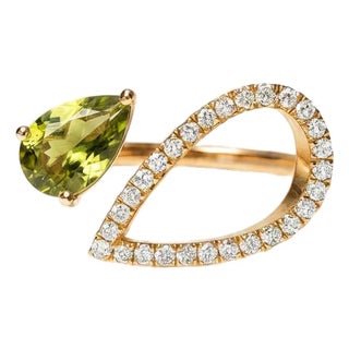 Pear Peridot 14k Gold Ring, Size 7.5 For Sale