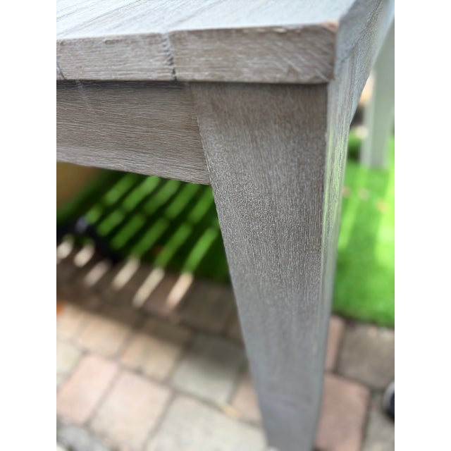 Beautiful RH (Restoration Hardware) dining table in exceptional, like-new condition. This piece combines timeless design...