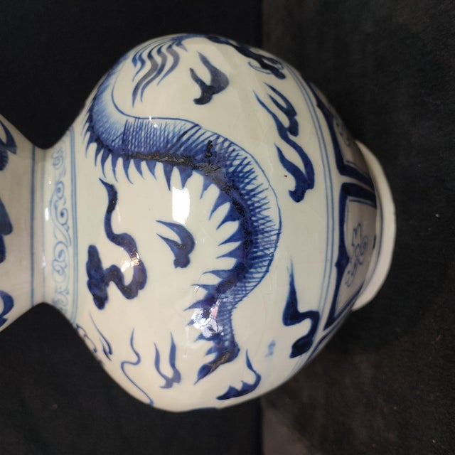 Chinese Ceramic Vase,Blue and White Porcelain Gourd Vase Hand Painted Flowers and Dragon Pattern For Sale - Image 9 of 12