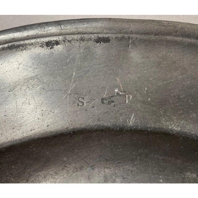 Huge Antique 18th Century Samuel Ellis Centerpiece Pewter Dinner Plate Platter For Sale In New York - Image 6 of 14