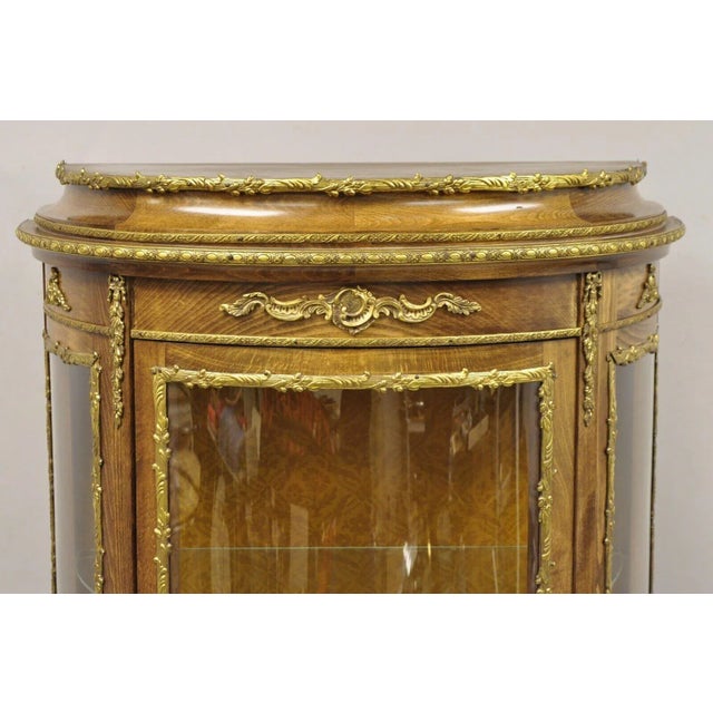 French Mid 20th Century Vintage French Louis XV Style Half Round Demilune Lighted Curio Display Cabinet For Sale - Image 3 of 12