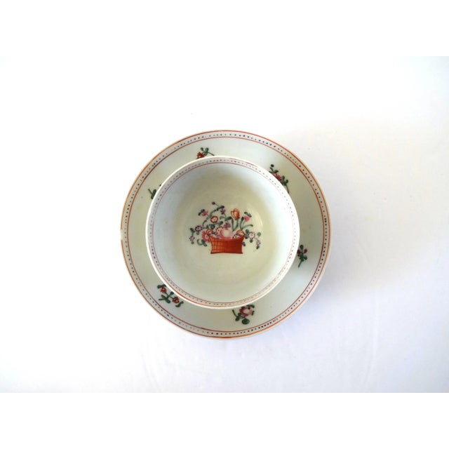 Antique 18th Century Chinese Export Porcelain Famille Rose Flower Basket Teacup and Saucer For Sale - Image 4 of 11