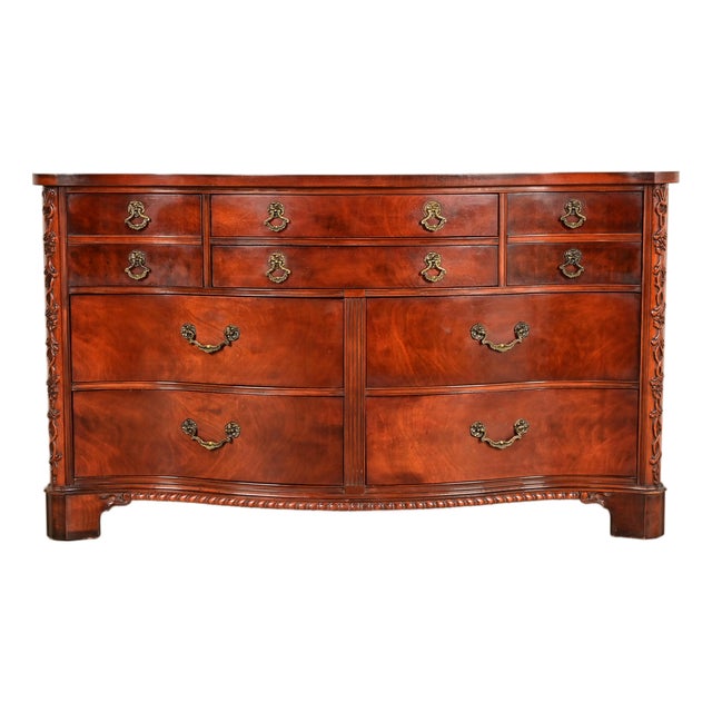Century Furniture Georgian Carved Flame Mahogany Serpentine Front Ten-Drawer Dresser or Chest of Drawers | Circa 1950s For Sale