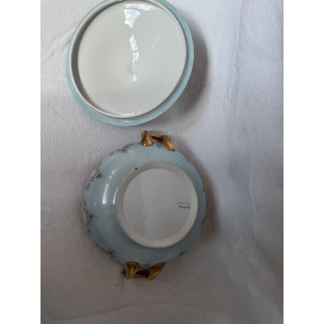 1950s Gold Leaf Petite Floral Casserole Dish With Lid For Sale In Los Angeles - Image 6 of 7