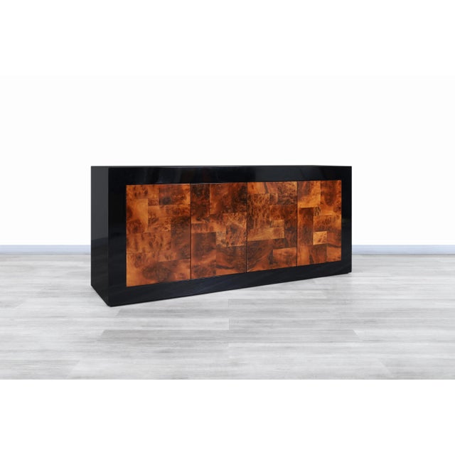 Mid-Century Modern Burl Wood and Black Lacquered Credenza by Directional, 1970s For Sale In Los Angeles - Image 6 of 10