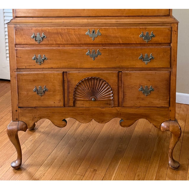 C. 1750s Maple Highboy Chest of Drawers For Sale In Providence - Image 6 of 13