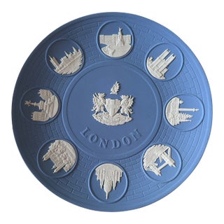 Vintage Wedgwood Jasperware “London Landmarks” Plate For Sale
