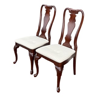 1990s Sumter Cabinet Co. Traditional Queen Anne Solid Cherry Dining Chairs - A Pair (B) For Sale