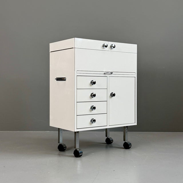Workboy in White Synthetic Resin, 1970s For Sale - Image 17 of 17