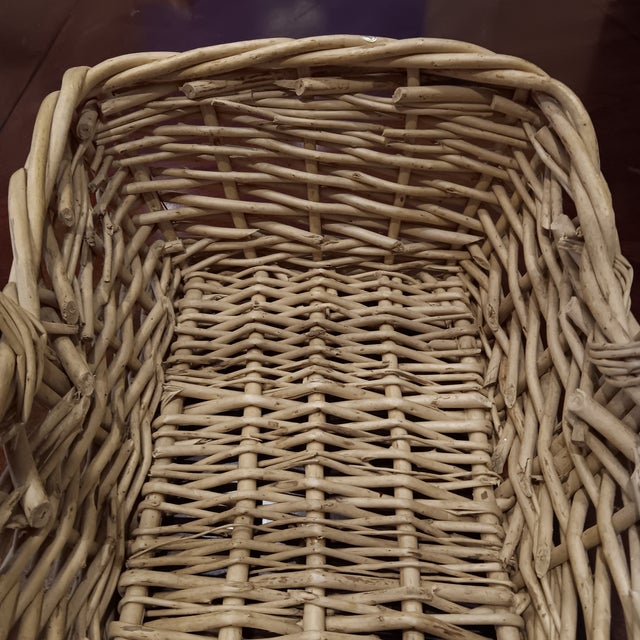 Wood Mid 20th Century Vintage Large French Natural Hand Woven Wicker Basket For Sale - Image 7 of 18