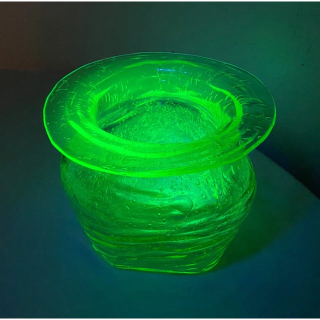 American Vintage Blown Green Glowing Vaseline Blacklight Collectible Glass Vase Antique For Sale - Image 3 of 12
