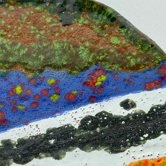 Ceramic Vintage 1980s Signed Decorative Footed Ceramic Art Plate, Memphis Inspired For Sale - Image 7 of 10