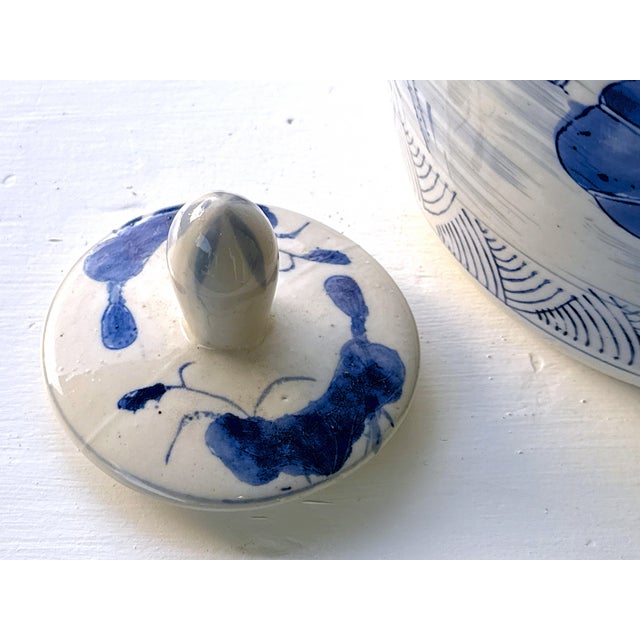 Blue and White Vintage Chinoiserie Temple Jar For Sale In New York - Image 6 of 8