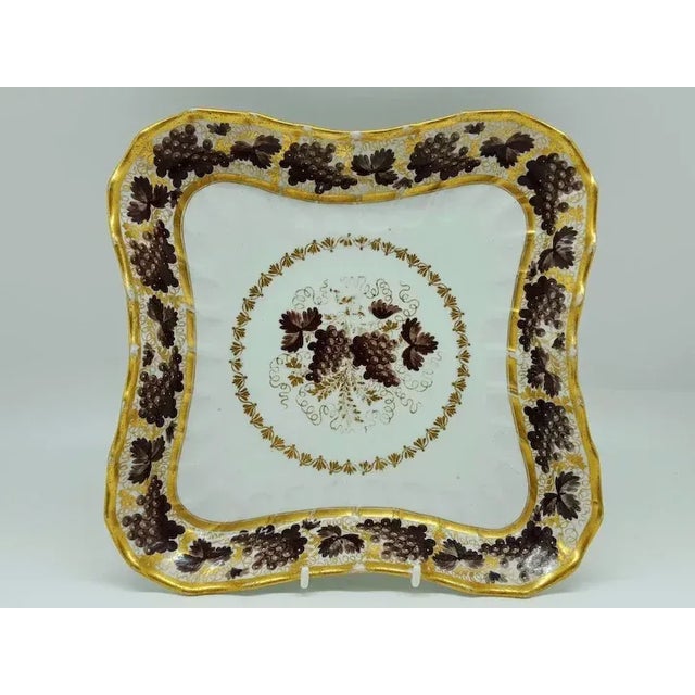 English 1800s English Worcester Flight Barr Porcelain Square Dish with Grape Vine Decoration For Sale - Image 3 of 10