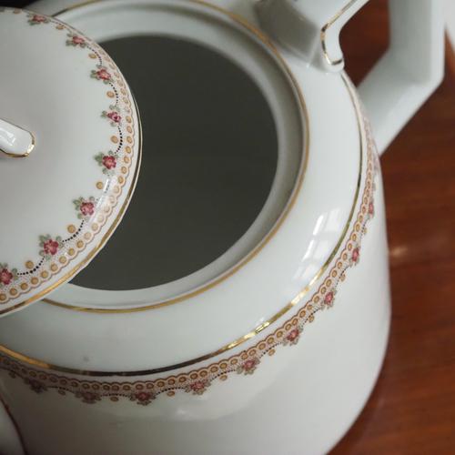 Ceramic Porcelain Teapot from Mitterteich Bavaria, 1920s For Sale - Image 7 of 7