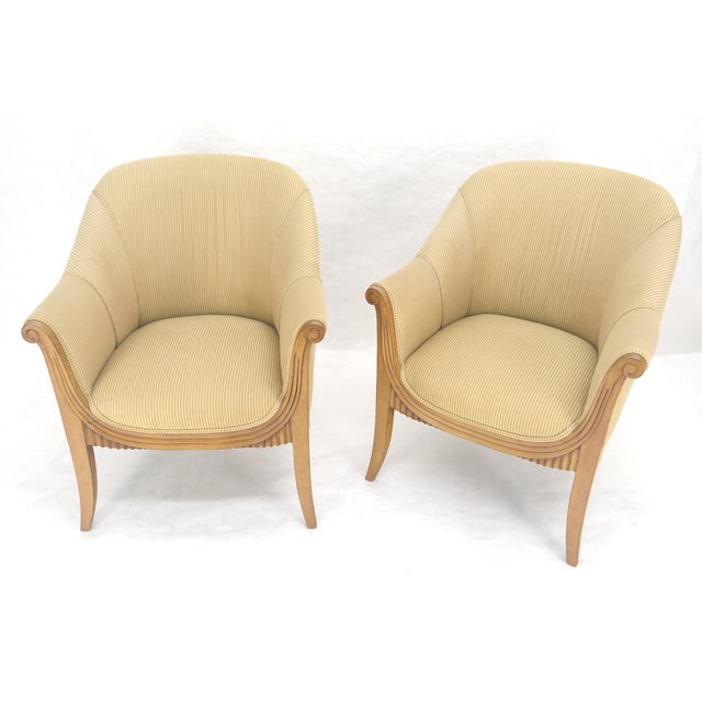 Léon Jallot c.1940s Pair Leon Jallot Atr. Carved Scallop Edge Bergere Arm Lounge Chairs MINT For Sale - Image 4 of 11
