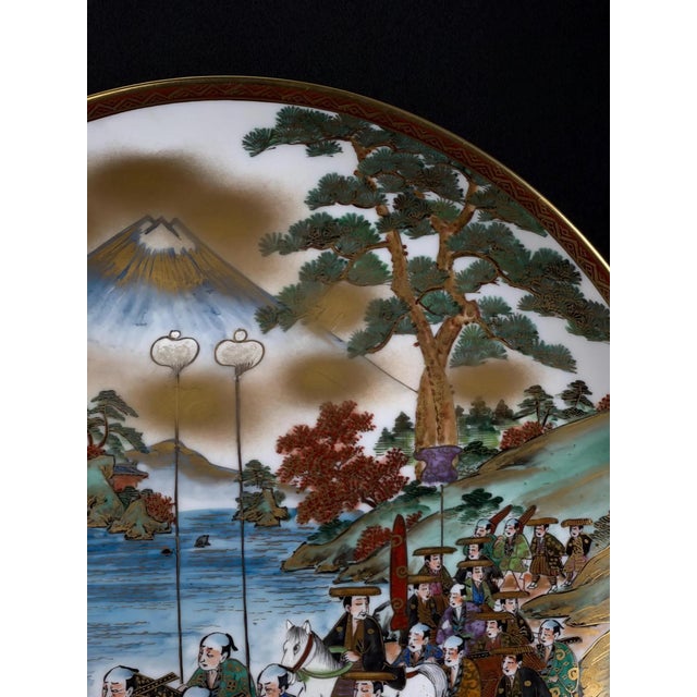 Japanese Meiji Hand-Painted Satsuma Plate with Samurai Procession, 1890s For Sale - Image 5 of 9