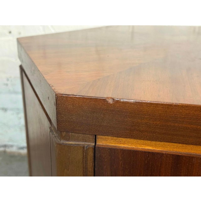 Pair of Lane Furniture Hexagonal Mid-Century Walnut Side Tables For Sale - Image 10 of 15