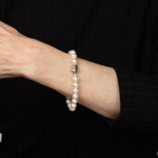 Mid 20th Century Tiffany & Co 7.5mm Pearl Bracelet Signature 18k White Gold X Clasp Estate For Sale In Los Angeles - Image 6 of 6