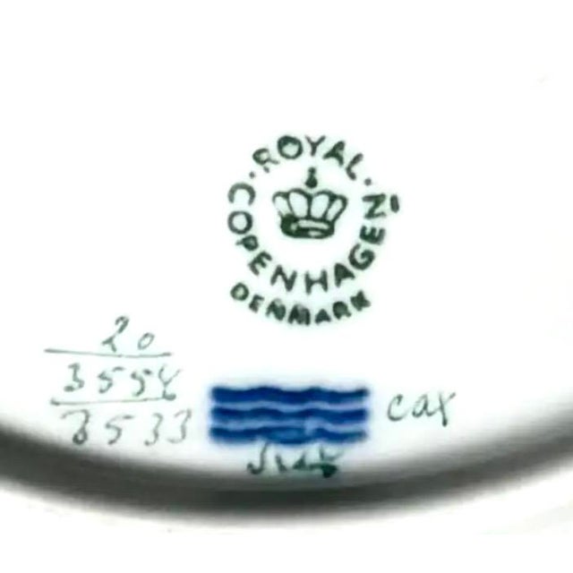 Off-white Royal Copenhagen Flora Danica Plate, Anemone Ranunculoides L, Gilt Border For Sale - Image 8 of 8