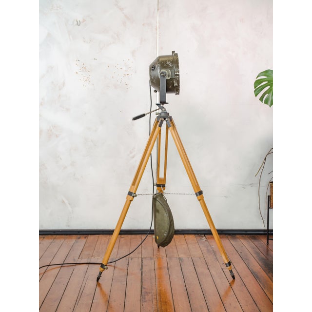 Green Industrial Leopard 1 Military Tank Search Spotlight Floor Lamp, 1950s For Sale - Image 8 of 18