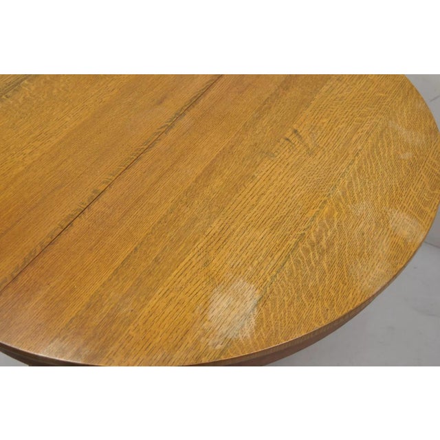 Antique Craftsman Mission Arts & Crafts Oak Wood Round Dining Table W/ 2 Leaves For Sale In Philadelphia - Image 6 of 11
