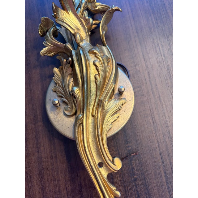 French French Elegant 1950s Golden Wall Sconce For Sale - Image 3 of 6